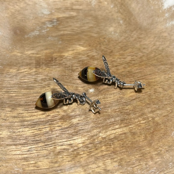 Amber Wasp 925 Sterling Silver Dangle Earrings - Picture 4 of 14